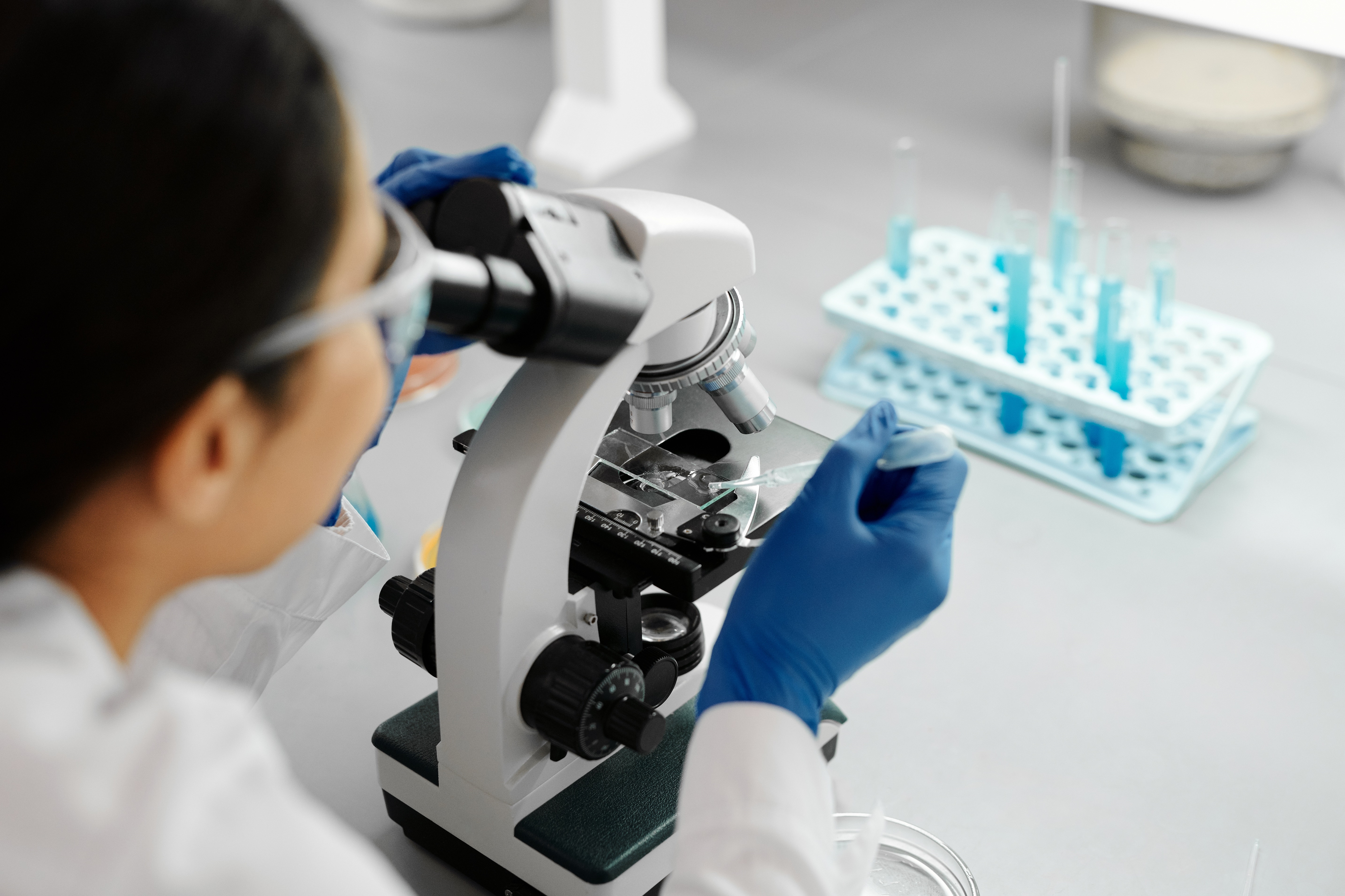 Bioscience Testing AlphaBiolabs: The UK’s No.1 DNA testing laboratory for legal matters