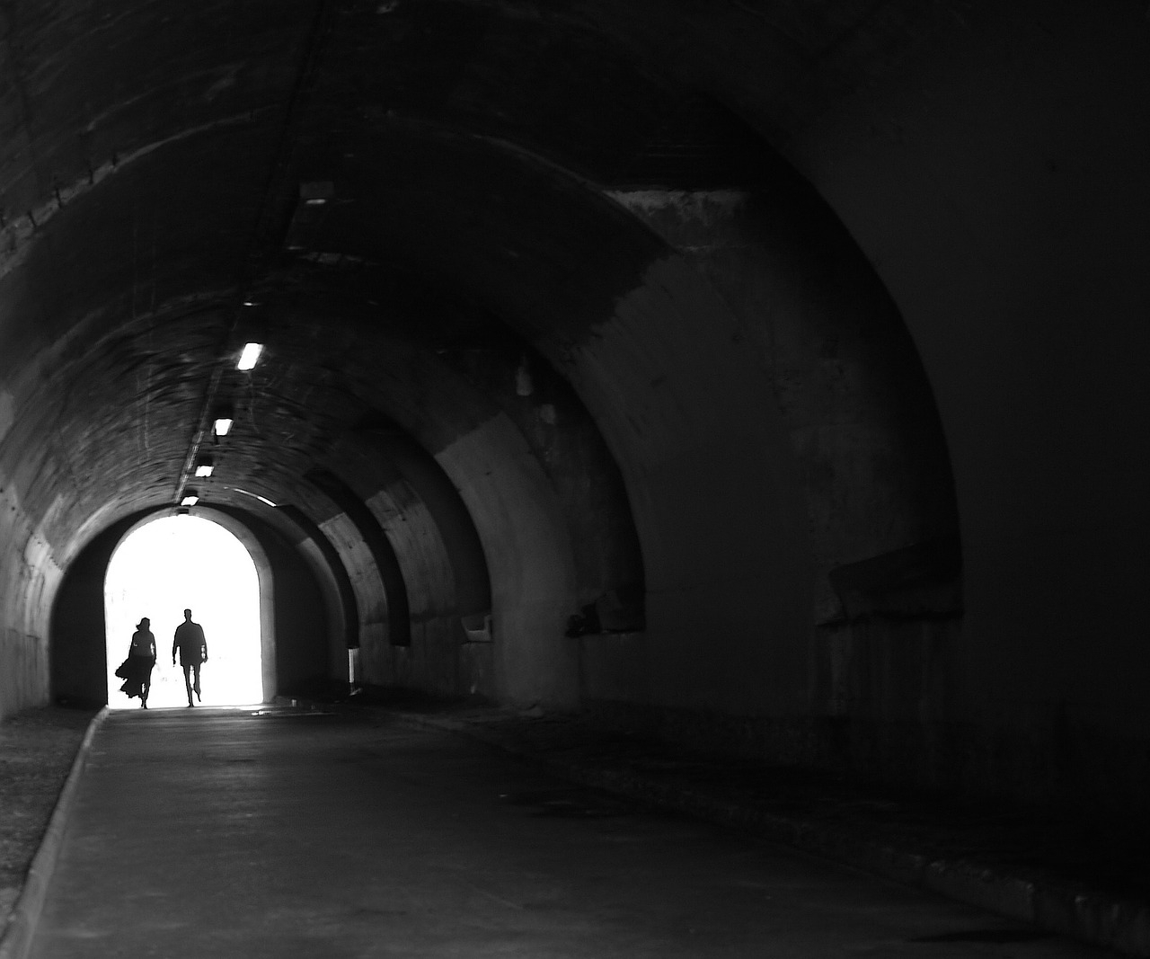 tunnel_couple